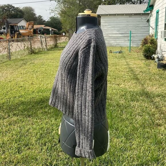 Abercrombie & Fitch Women’s Medium Lambswool Blend Hi-Low Sweater - Picture 3 of 5